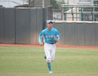 何品室融具長打能力木棒聯賽已3轟 選秀挑戰3輪