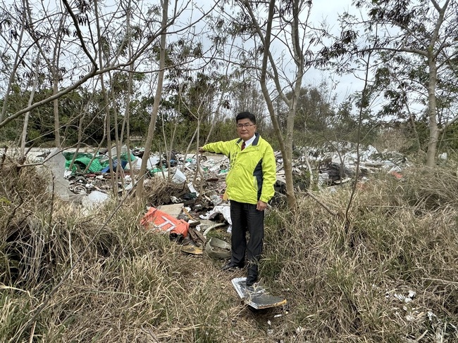 清水護岸路多處廢棄物 中市：影像監控、不定期巡查 | 華視新聞