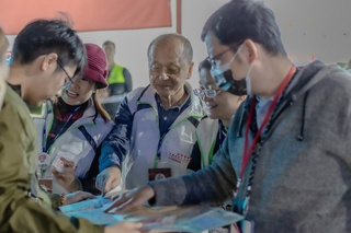 年輕時愛上台灣 61歲草間俊介8次訪台南當燈會志工