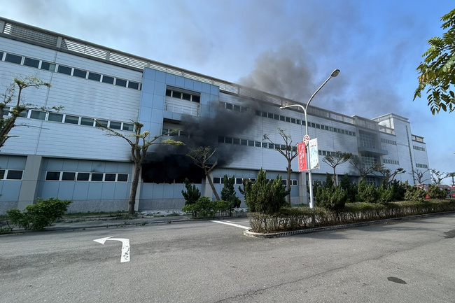 台南康那香觀光工廠火警 員工疏散無傷亡 | 華視新聞