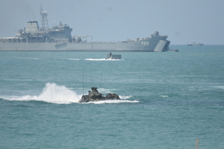 金色眼鏡蛇軍演登場  美泰韓模擬兩棲攻擊