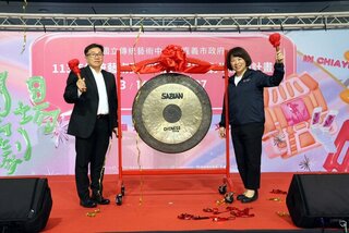 民間劇場重塑在嘉市  揪年輕人體驗坐廟埕賞戲曲