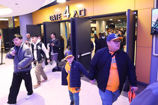 讀賣巨人交流賽3.7萬觀眾 大巨蛋40分鐘散場完成