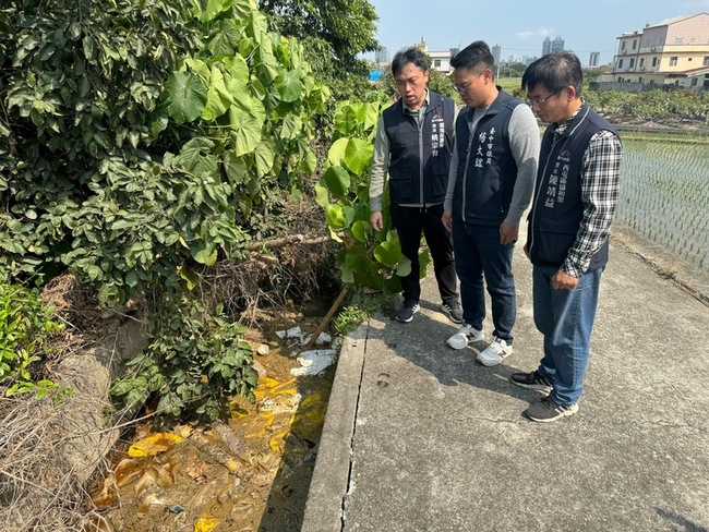 西屯農田灌溉溝渠出現不明油污 中市府依法告發 | 華視新聞