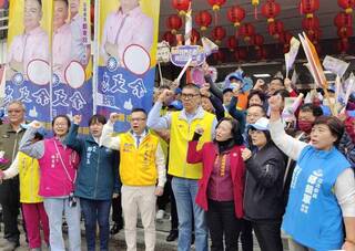 余文忠登記苗栗市長補選 連勝文站台振氣勢