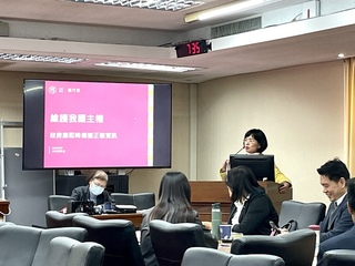 陸配入籍年限縮短 陸委會：修法茲事體大