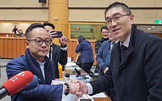 基隆市長議長罷免案降溫 謝國樑童子瑋握手破冰