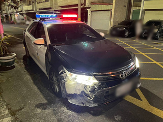 毒品通緝犯倒車衝撞拒檢 高雄警追至台南開8槍逮人