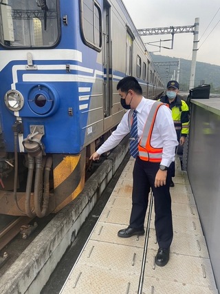 行人闖鐵軌遭撞身亡  台鐵鳳林站間延誤1小時