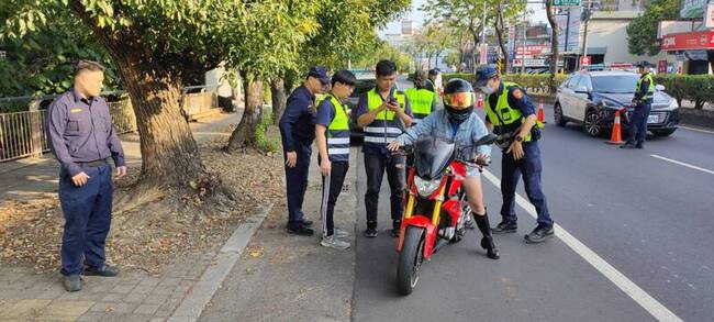 投139縣道改裝車噪音擾人 警方舉發41件罰逾7萬 | 華視新聞