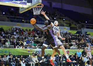 T1阿巴西轟本季新高40分  特攻主場擊退獵鷹