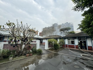 受火舌波及 彰化縣定古蹟壽山堂左護龍半毀