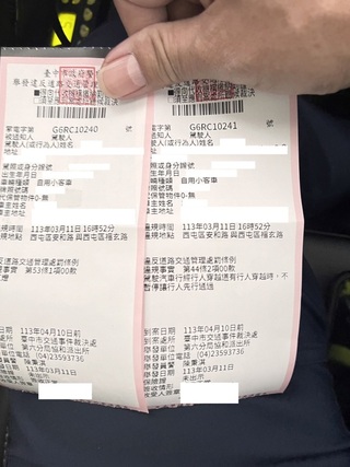 台中駕駛闖紅燈險撞上行人 警攔查開單告發