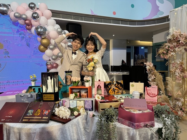 520雲林首場集團婚禮  送萬元嫁妝禮品抽機票 | 華視新聞