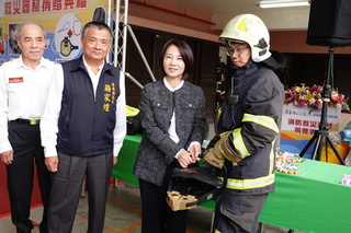 明揚爆炸善心不斷 屏東議員偕企業捐百萬消防器材