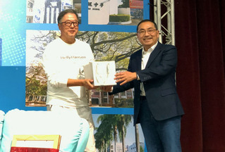 侯友宜、王偉忠與嘉中同學相見歡 籲提攜學習