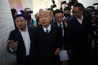 質疑被沒收質詢權  民進黨立委要韓國瑜道歉