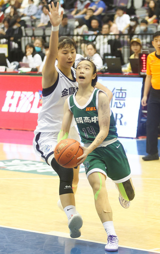 蘇衡HBL新人后呼聲高 率陽明擊敗金甌拿下季軍