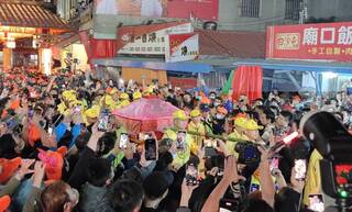 白沙屯媽祖進香啟程 萬眾嗨喊「進喔」與神同行