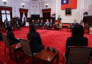 賴清德：繼續做年輕人後盾 鼓勵出國看世界