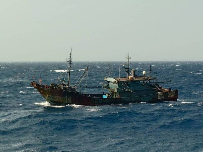 中國漁船越界避風趁機作業 澎湖海巡驅離7艘 | 華視新聞