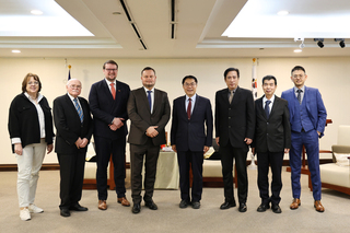 北德跨邦城市訪問團拜會黃偉哲 交流潔淨能源