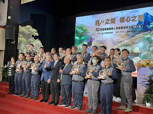 國際森林日 林業署頒獎感謝13巡山員守護山林 | 華視新聞