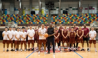 史瓦帝尼外賓團參訪T1獵鷹  總理戴羅素下場試身手