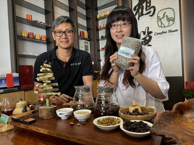 融合茶經驗釀咖啡香 嘉縣茶農二代推廣食農教育 | 華視新聞