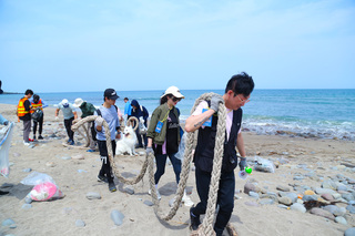 電台聽眾新北石門區海岸淨灘  清出324公斤垃圾