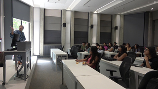 台師教學生動活潑 印度學生愛上華語課