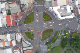 台南東區後甲圓環  4/13起開放機慢車直行穿越