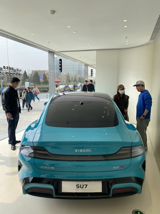 小米開放賞車 中國「米粉」期待許久