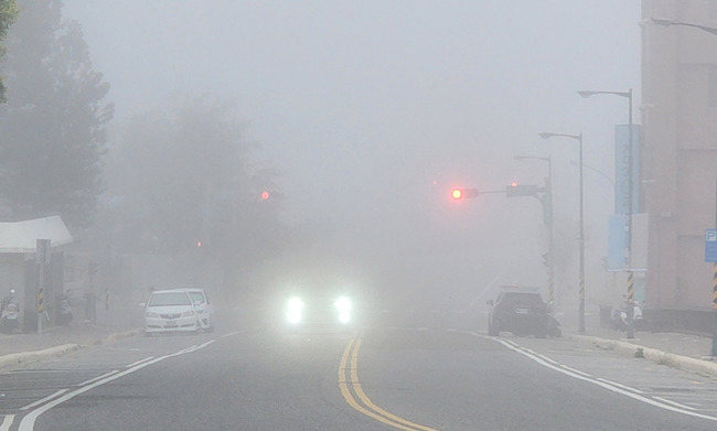 霧鎖澎湖 清晨能見度不到200公尺 | 華視新聞