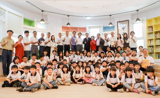 嘉縣中山國小校友集資278萬  圖書館整修落成