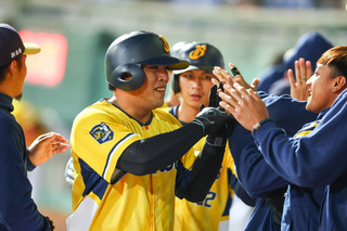 陳子豪熱身賽敲滿貫砲手感燙  陳俊秀加入良性競爭