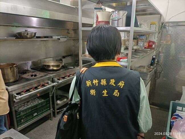 竹北餐廳疑釀民眾腹瀉  衛生局查多項缺失限期改善 | 華視新聞