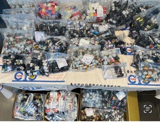 潮牌公仔店藏大批電子菸油  北市警逮老闆送辦