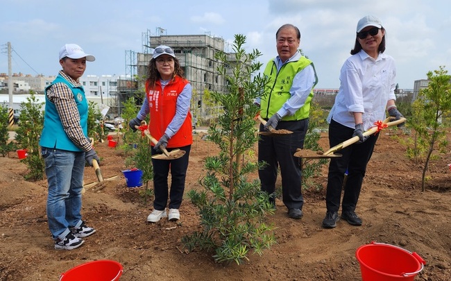 一起集點樹植樹活動 陳光復盼澎湖成一座大公園 | 華視新聞