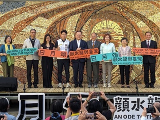 日新戲院壁畫「旭日東昇」 國美館顏水龍展再現