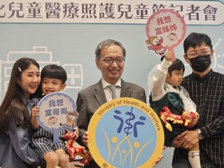 搶救兒科荒挹注2億 住院醫師每月加碼萬元獎金