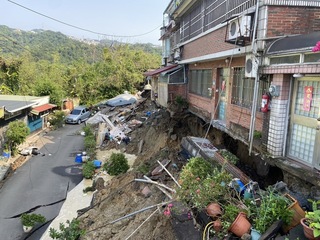 花蓮地震 新北新店地基下陷撤離12人、無受傷