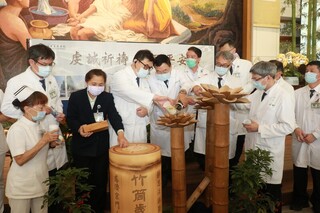 台中慈濟醫院為花蓮地震募款  志工憶起921