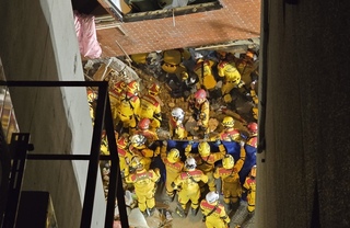 女老師逃出天王星大樓 疑救寵物折返罹難