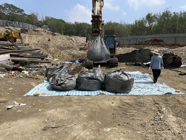 台中龍井清出含戴奧辛廢棄物60噸 續驗土壤水源 | 華視新聞
