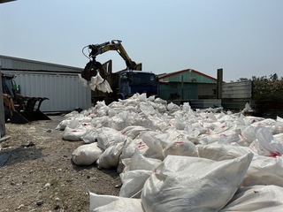 彰化芳苑鄉蛋雞場感染禽流感 撲殺近4萬隻