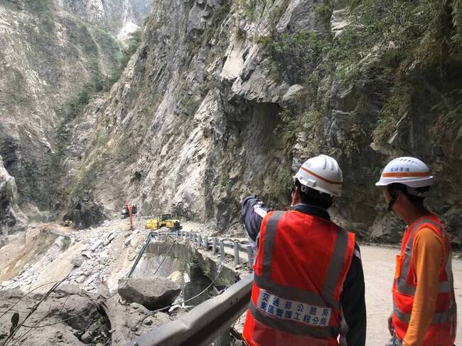 中橫公路西端搶通挺進天祥 受困民眾可從台中撤離 | 華視新聞