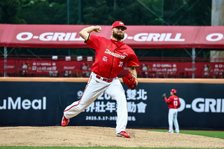 郭俊麟轉隊後一軍先發首勝 助獅擊敗龍隊奪4連勝