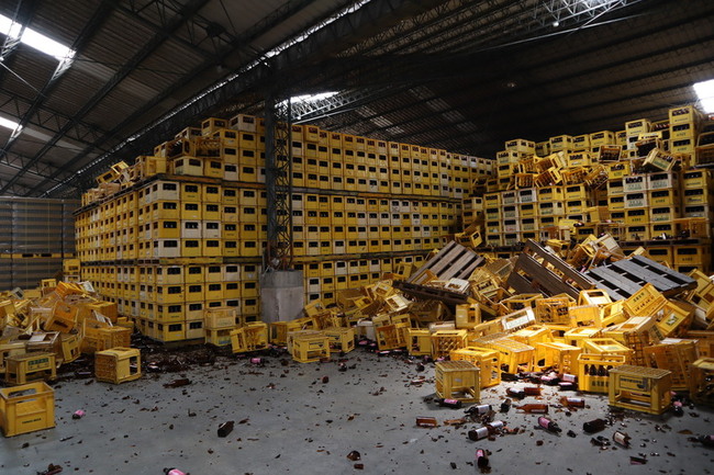 強震影響  台酒花蓮廠1.6萬打酒品碎滿地 | 華視新聞