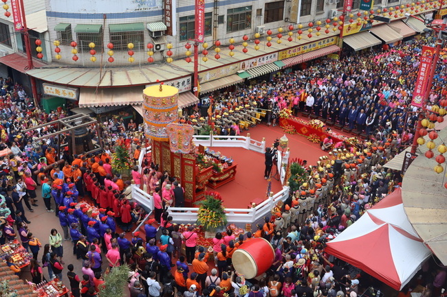 大甲媽祖祝壽大典  新港奉天宮周遭擠入數十萬人 | 華視新聞